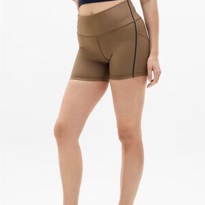 NWT Athleta Women's 5” Bike Shorts Interval Stash High Rise in Tan Black Stripe